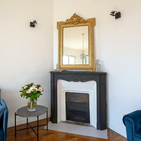 Les Menus Plaisirs Apartment Versailles Exterior photo